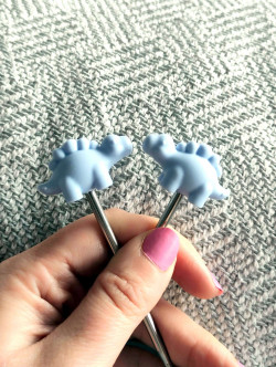 Topes para agujas - Stegosaurus